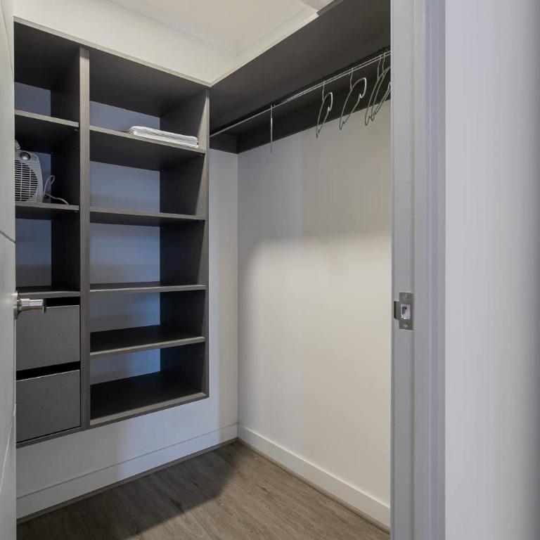 Modern 3BR Apartment in Providencian - Sleeps 6 - Apartment - 25