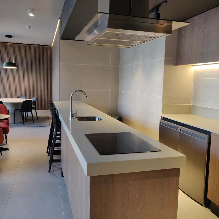 Modern 3BR Apartment in Providencian - Sleeps 6 - Apartment - 35