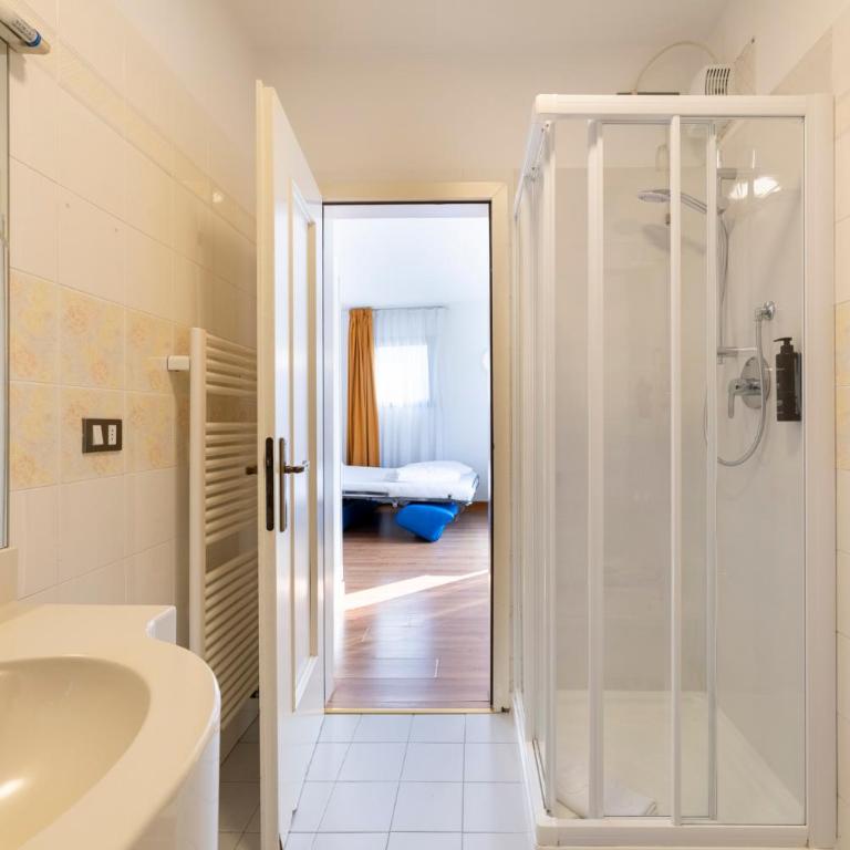 Hi Hotels Riva del Garda - Suite con Vasca Idromassaggio - 2