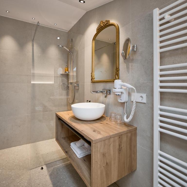 Art Residence Josefshof - Apartment mit 1 Schlafzimmer, Balkon und Bergblick - 8