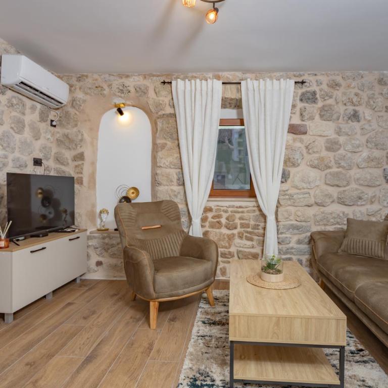 Apartments Račić - One-Bedroom Apartment with Balcony and Sea View - 24