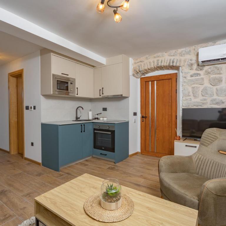 Apartments Račić - One-Bedroom Apartment with Balcony and Sea View - 27