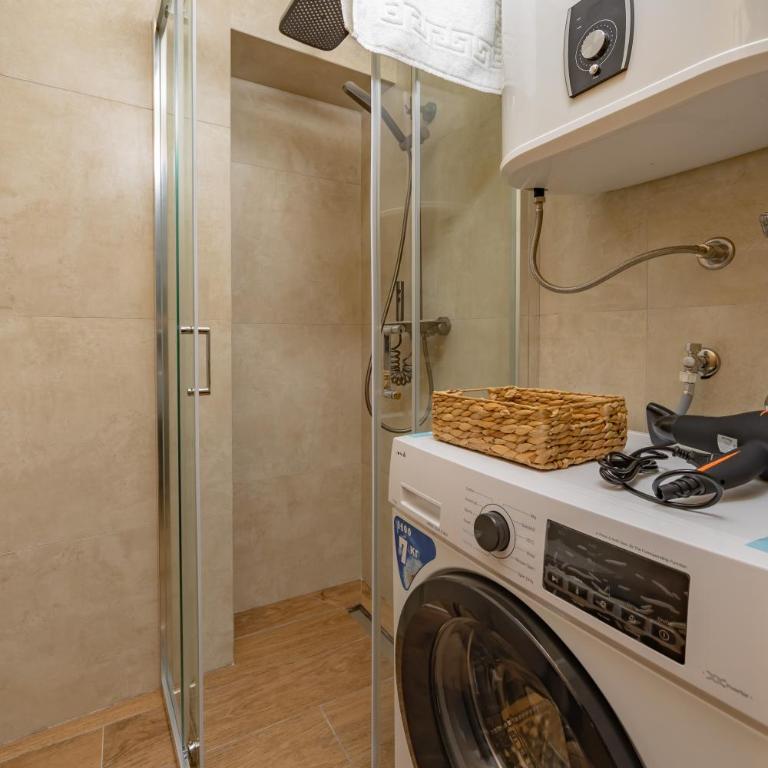 Apartments Račić - One-Bedroom Apartment with Balcony and Sea View - 38