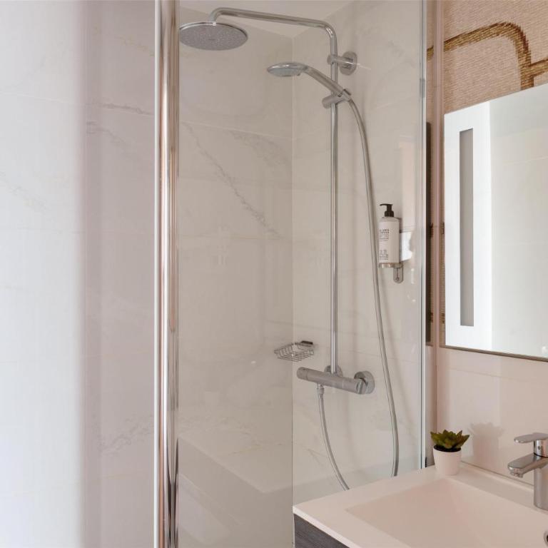 Best Western Ronceray Opéra - Chambre Simple Standard - 4