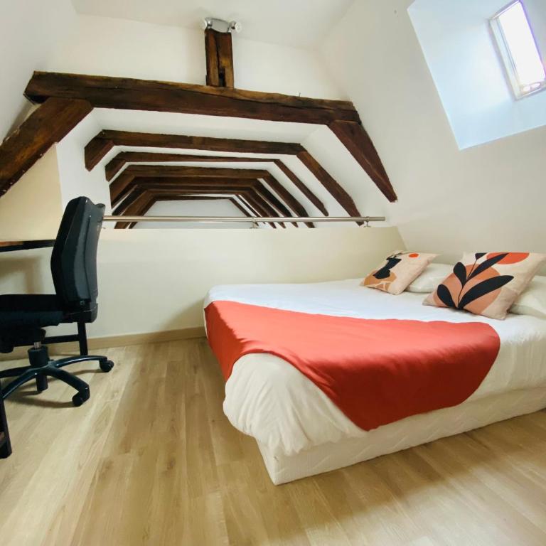 Le Colibri, Spacieux T2 bis avec mezzanine, calme et central à Poitiers - Appartement 2 Chambres - 14
