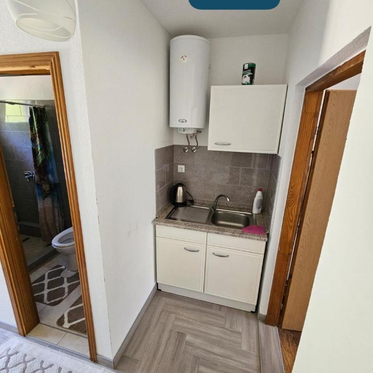 Omar & Una Apartmani - One-Bedroom House - 2