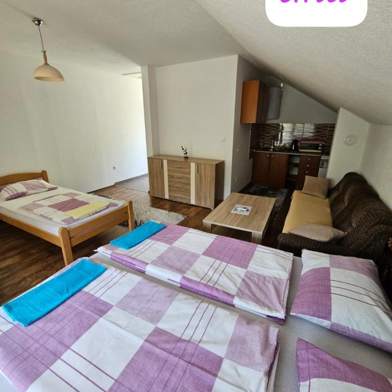 Omar & Una Apartmani - One-Bedroom House - 4