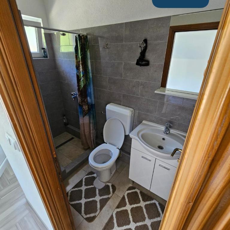 Omar & Una Apartmani - One-Bedroom House - 3