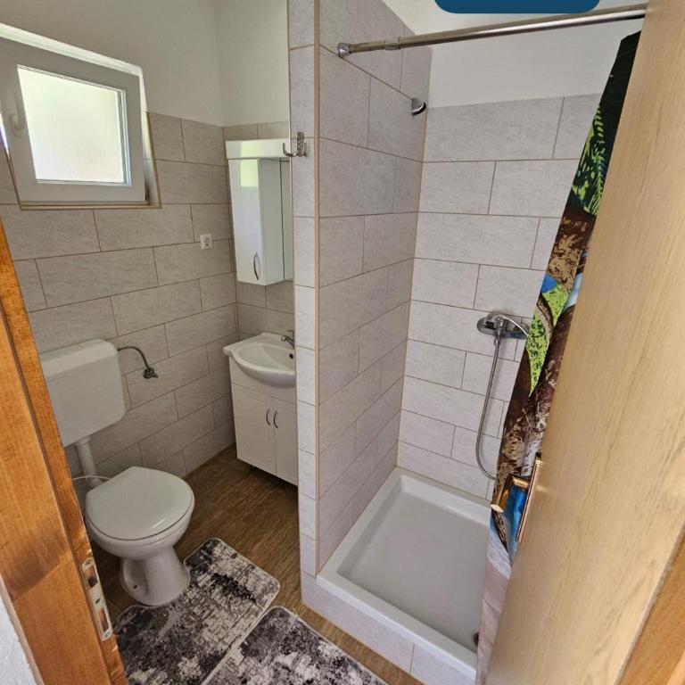 Omar & Una Apartmani - One-Bedroom House - 5
