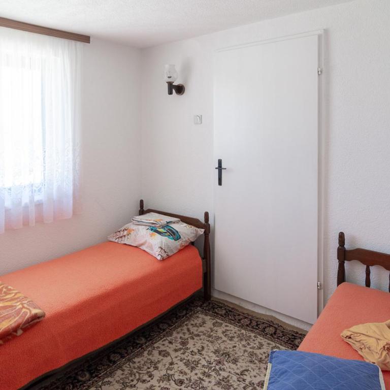 Split House Sarajevo with Private Parking - One-Bedroom Apartment - 3