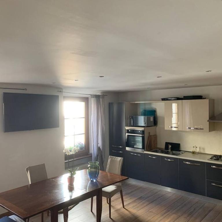 Aosta Center large Apartment with large shower - One-Bedroom Apartment - 6