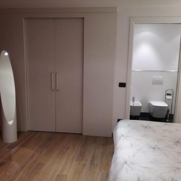 Aosta Center large Apartment with large shower - One-Bedroom Apartment - 9
