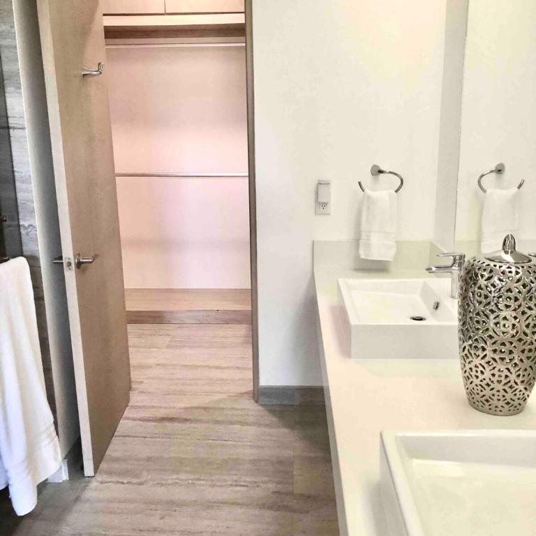 Ocean View Pool in Exclusive Playacar, En-Suite Rooms - Apartamento de 4 dormitorios con balcón - 10