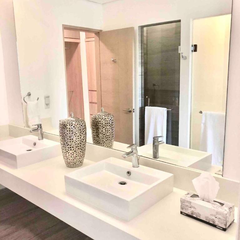 Ocean View Pool in Exclusive Playacar, En-Suite Rooms - Apartamento de 4 dormitorios con balcón - 59