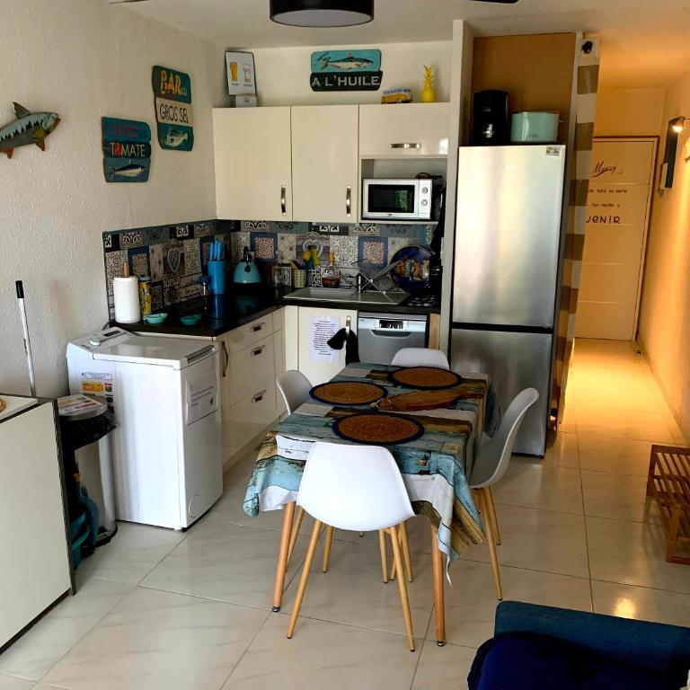 Cap d'Agde méditerranée studio 4 pers piscine rdc parking gratuit - Apartamento de 1 dormitorio - 2