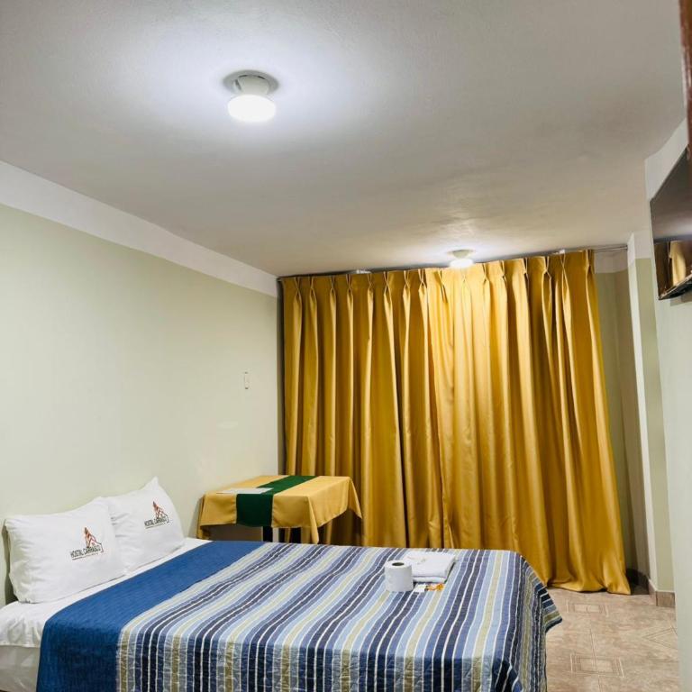 Hospedaje Carrasco Cajamarca - Habitación Doble con baño compartido - 2 camas - 2