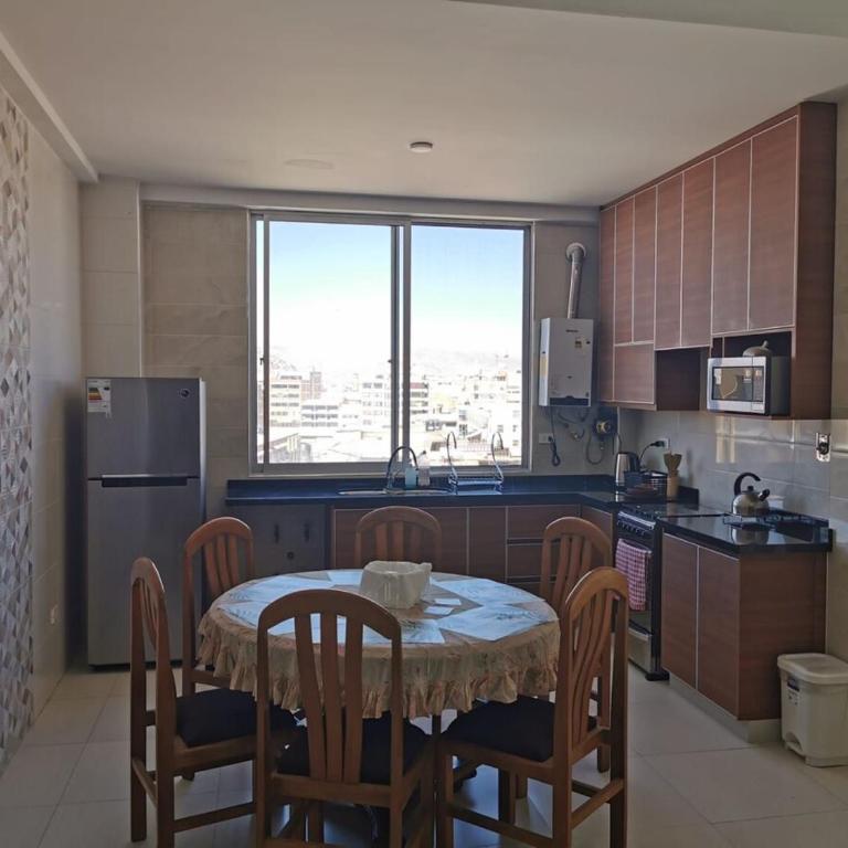 Departamento amplio y céntrico - Three-Bedroom Apartment - 4