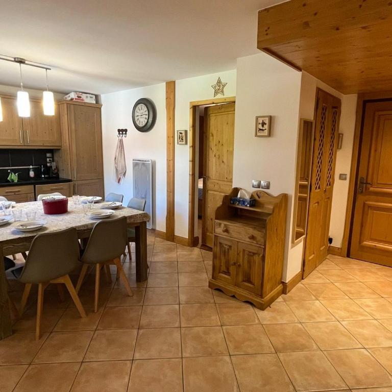 T4 Duplex à Samoëns, standing avec balcon & parking privé - FR-1-629-149 - Appartement - 8