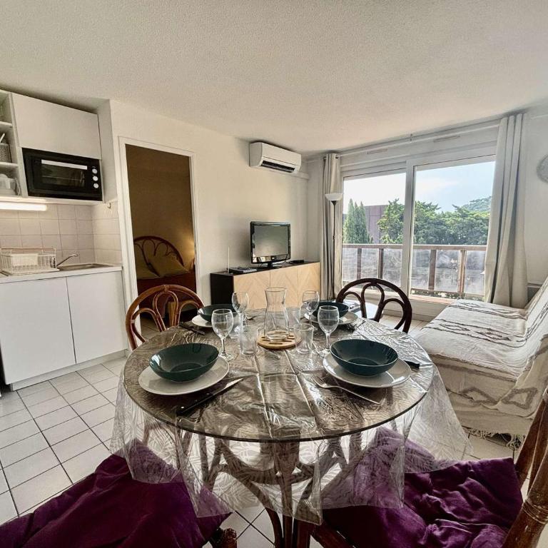 Appartement 4 Pers. Centre Cavalaire avec Terrasse et Parking - FR-1-226B-241 - Appartement - 3
