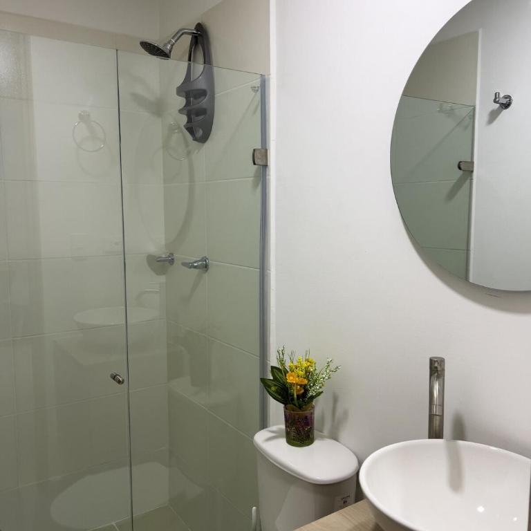 Comodo 2 cuartos AC y piscina - Two-Bedroom Apartment - 5