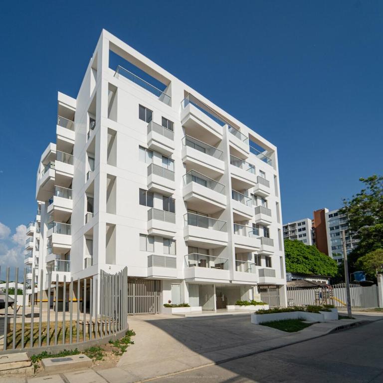 Comodo 2 cuartos AC y piscina - Two-Bedroom Apartment - 25