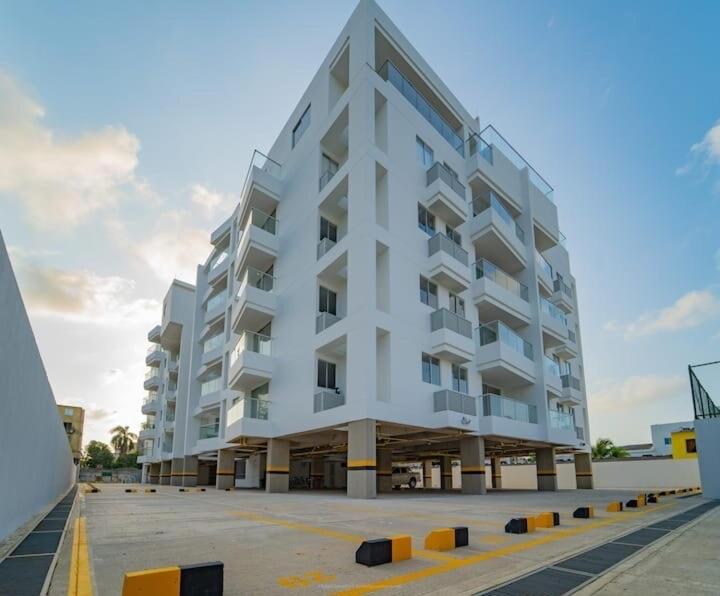 Comodo 2 cuartos AC y piscina - Two-Bedroom Apartment - 28