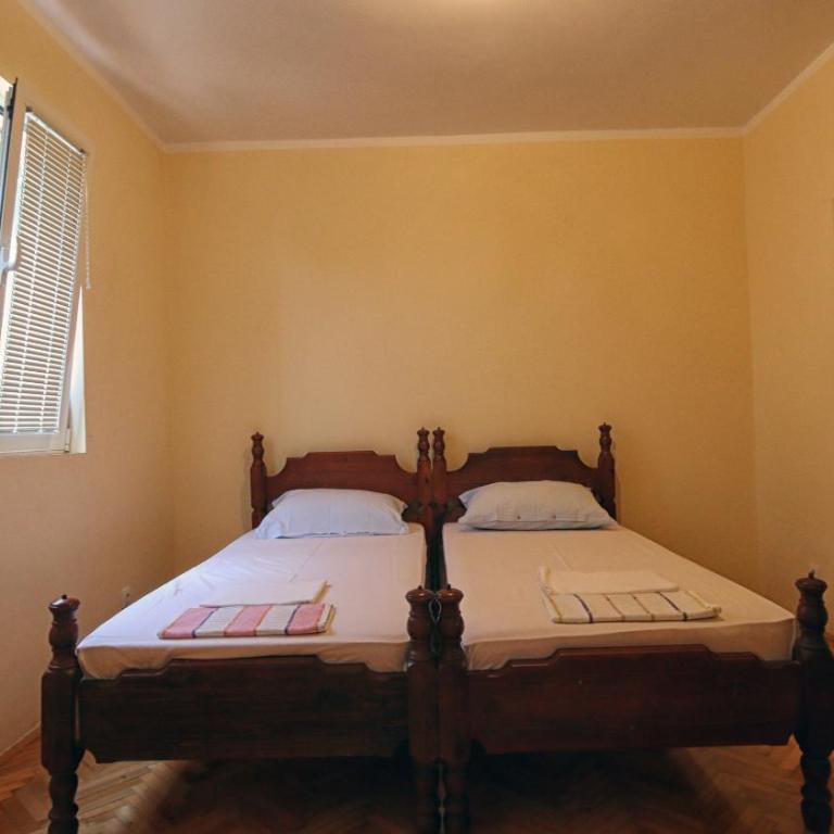 Apartments Pax - Two-Bedroom Apartment - 10