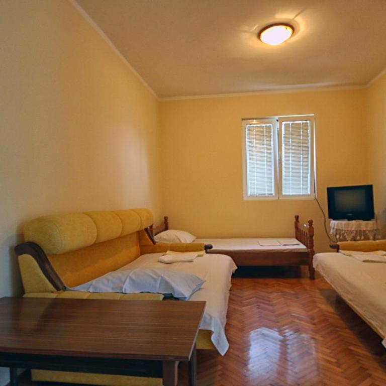Apartments Pax - Two-Bedroom Apartment - 2