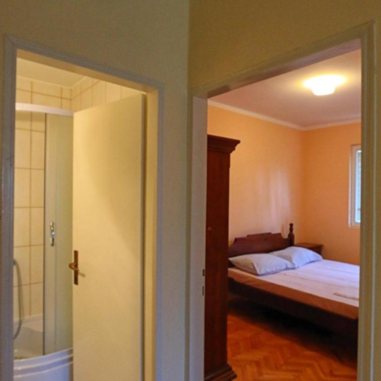 Apartments Pax - Two-Bedroom Apartment - 5