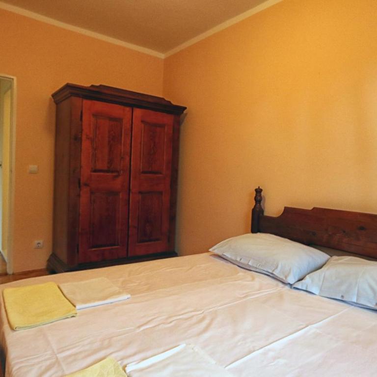 Apartments Pax - Two-Bedroom Apartment - 7