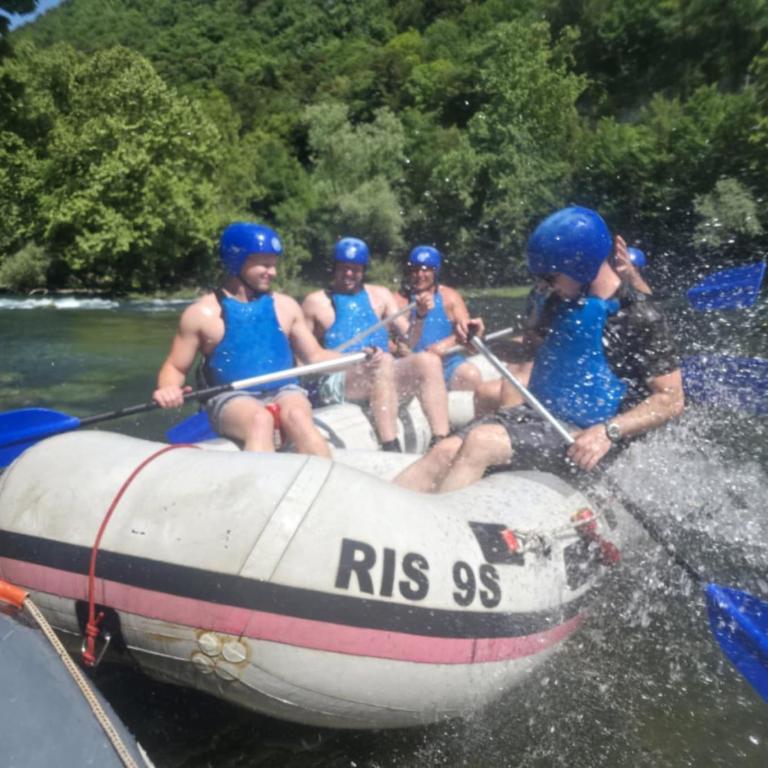 Vikendica, Bazen, Šedrvan, Rafting na Uni, Quad - Four-Bedroom House - 16
