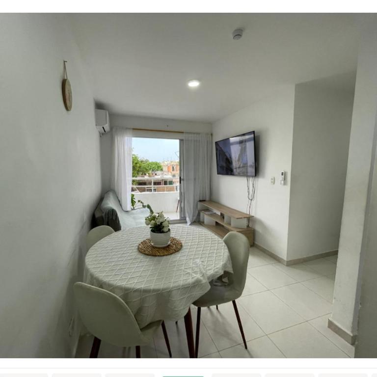apartamento lindo - Three-Bedroom Apartment - 2