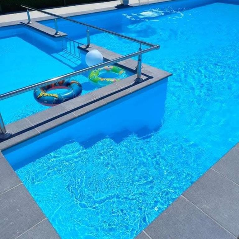 Vikendica, Bazen, Šedrvan, Rafting na Uni, Quad - Four-Bedroom House - 39