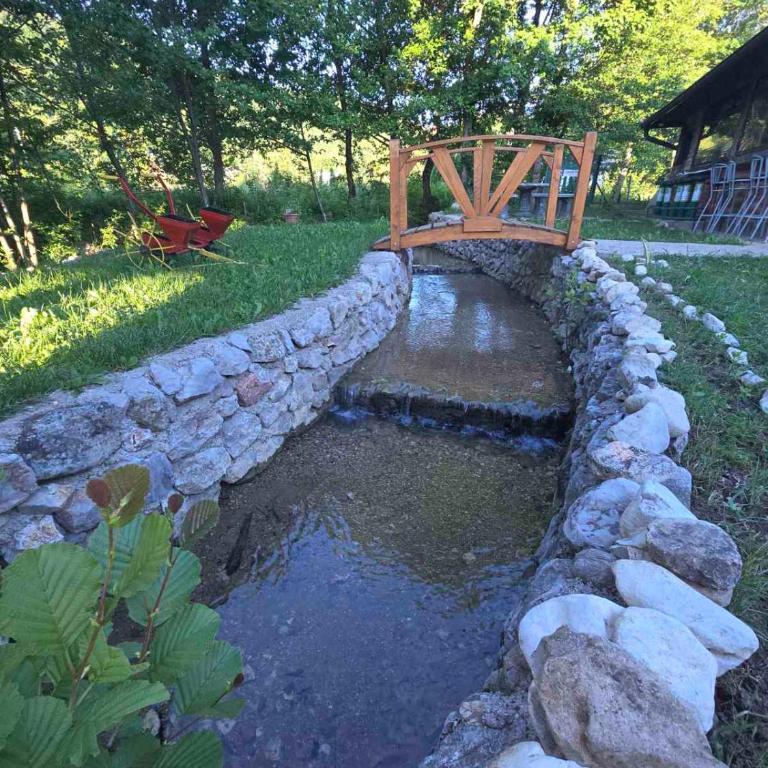 Vikendica, Bazen, Šedrvan, Rafting na Uni, Quad - Four-Bedroom House - 6