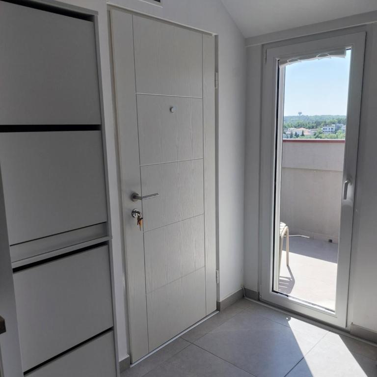 Dedinje Top - One-Bedroom Apartment - 12