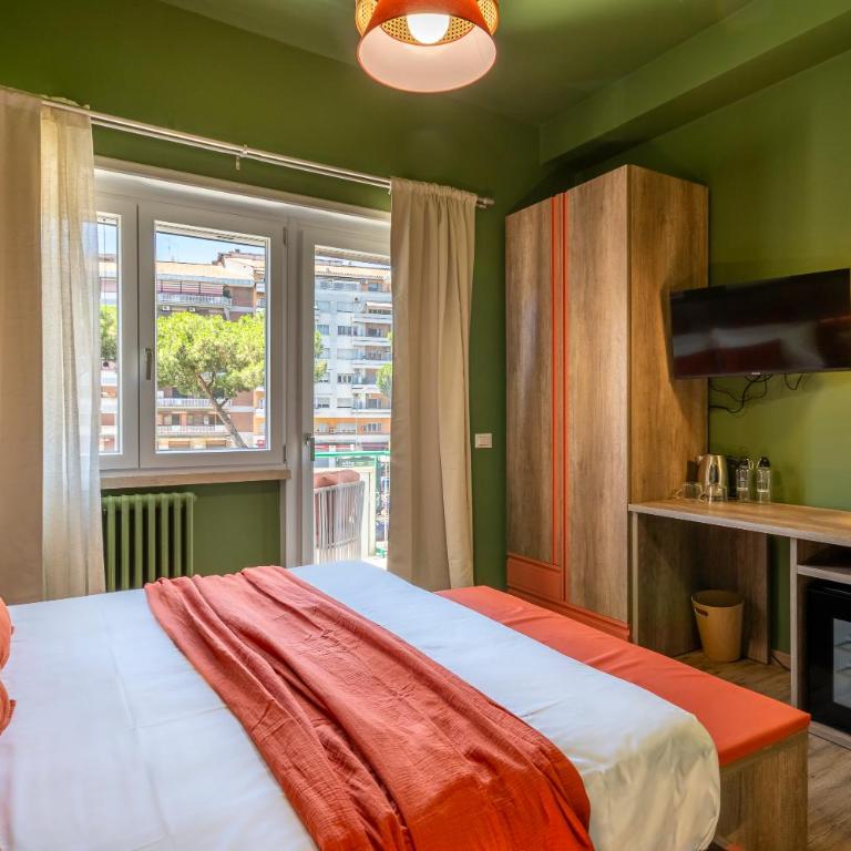 Notte Ai Colli - Rooms & Kitchen - Camera Matrimoniale con Balcone - 9