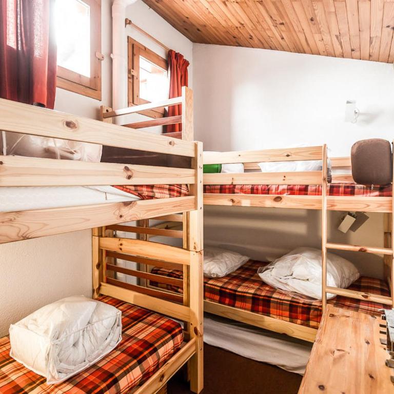 Duplex cosy 6 pers à 150m des pistes avec parking gratuit, balcon, appareils à raclette et fondue - FR-1-329-86 - Apartment - 8