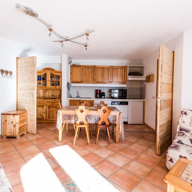 Appartement Charmant pour 5 Pers. à Montchavin, 2 Balcons, Proche Pistes, Parking Gratuit - FR-1-329-81 - Appartamento - 5