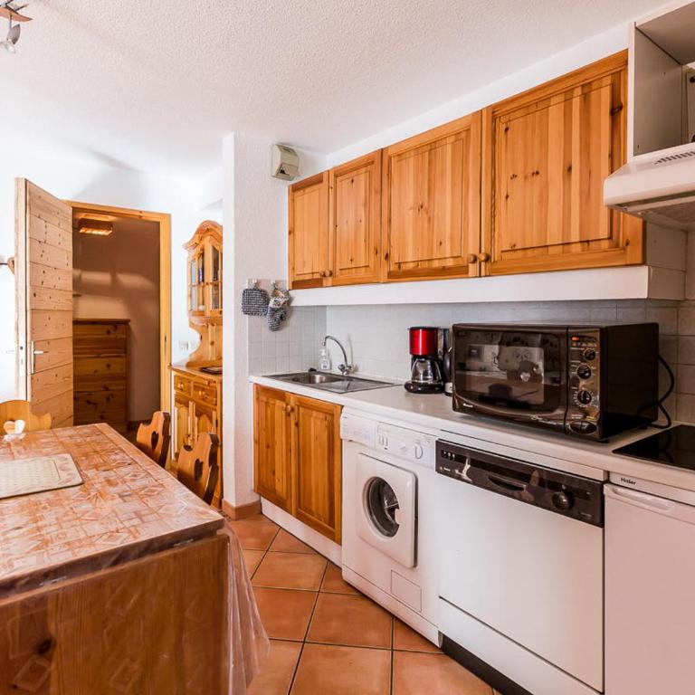 Appartement Charmant pour 5 Pers. à Montchavin, 2 Balcons, Proche Pistes, Parking Gratuit - FR-1-329-81 - Appartamento - 6