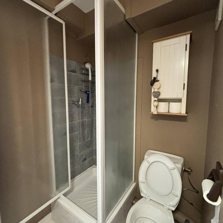 STUDIO MEZZANINE POUR 4 PERSONNES CLIMATISE - Studio - 8
