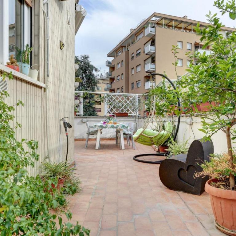 Delizioso attico con terrazzo - Appartamento con 1 Camera da Letto - 1