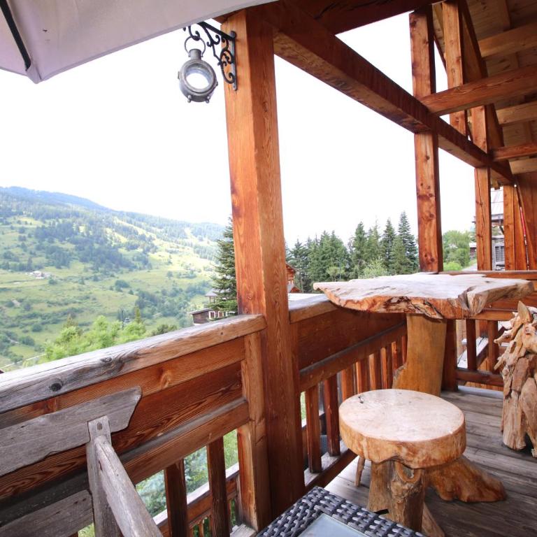 Chalet with Ski Slope Views, Jacuzzi & Cinema Room - Chalet - 24