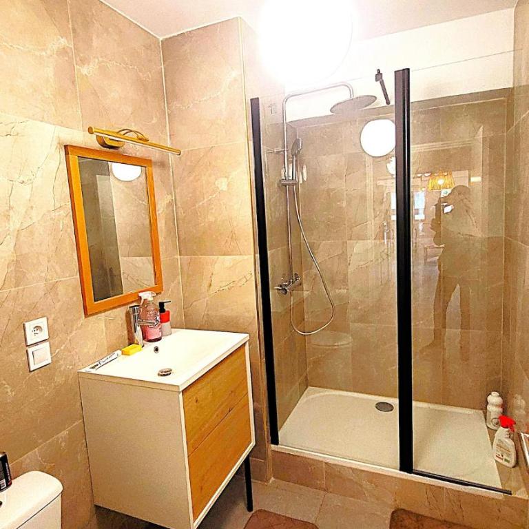4 couchages, patio extérieur, quartier Notre-Dame - Apartamento de 2 dormitorios - 5