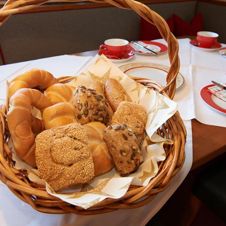 Pension Kreuzer - Double Room with Balcony - 9