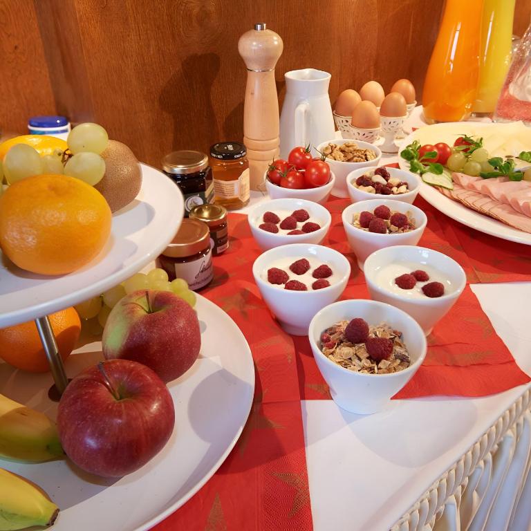Pension Kreuzer - Double Room with Balcony - 8