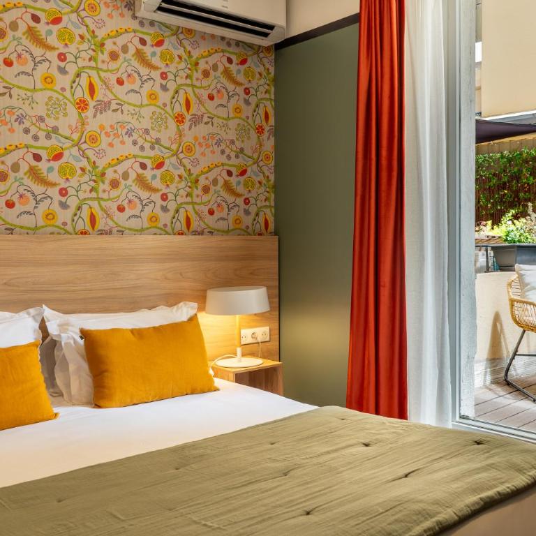 Hôtel de France, un hôtel AMMI - Chambre Triple Supérieure avec Balcon - 6