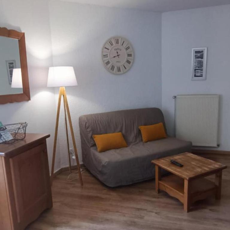 Appartement T2 Vue montagne - One-Bedroom Apartment with Balcony and Mountain View - 7