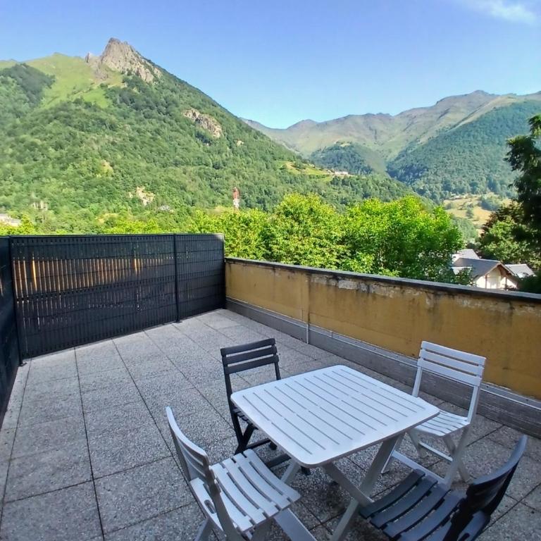 Appartement T2 Vue montagne - One-Bedroom Apartment with Balcony and Mountain View - 22