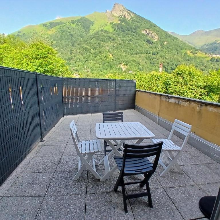 Appartement T2 Vue montagne - One-Bedroom Apartment with Balcony and Mountain View - 23