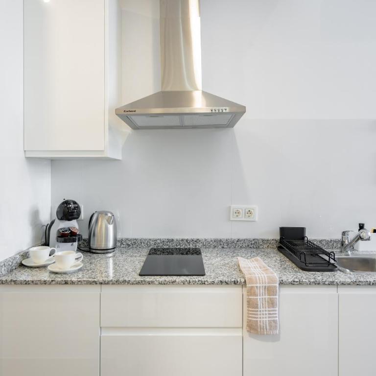 Del Mar Suites Benalmadena - Puerto Marina - One-Bedroom Apartment with Terrace - 9